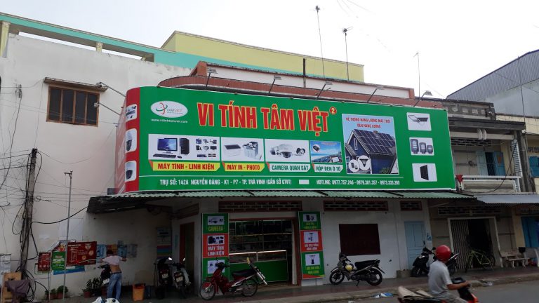 Biển hiệu bằng tôn tại Trà Vinh